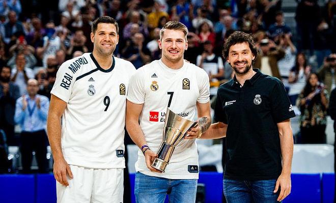 现了她对 现了她对