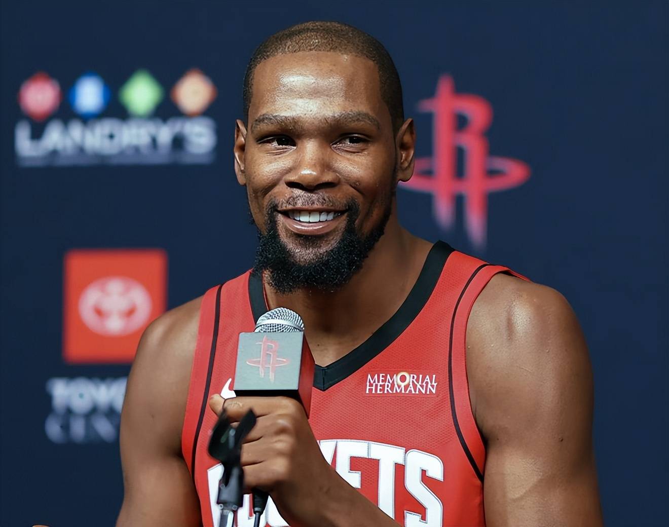 把镜头对准 把镜头对准